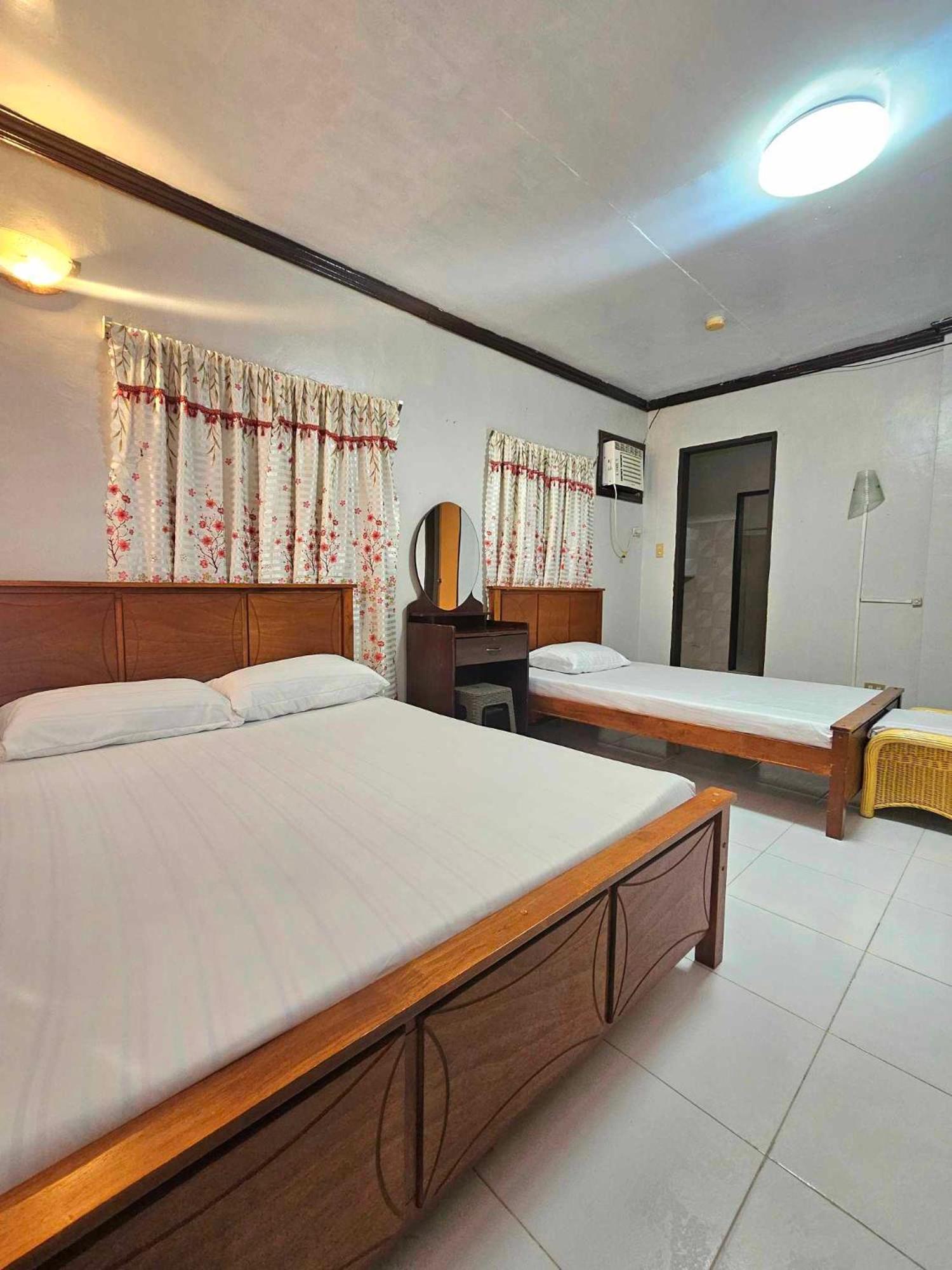 Bohol Sea Breeze Cottages And Resort Tawala  Екстер'єр фото